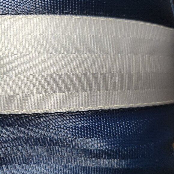 Harveys Seatbelt Seacycle Streamline Tote Denim + Navy EUC - Picture 3 of 7